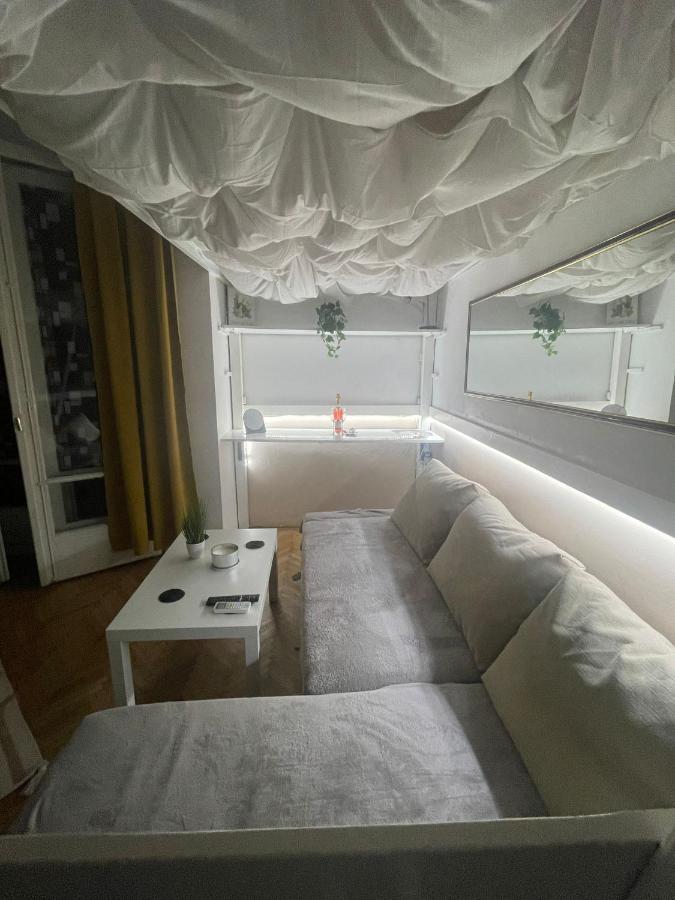 Cozy Studio Near Cismigiu Park Apartment Bukares Bagian luar foto